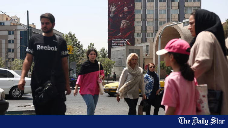 Iran economy contracts 10.1 percent during US war according to official statistics