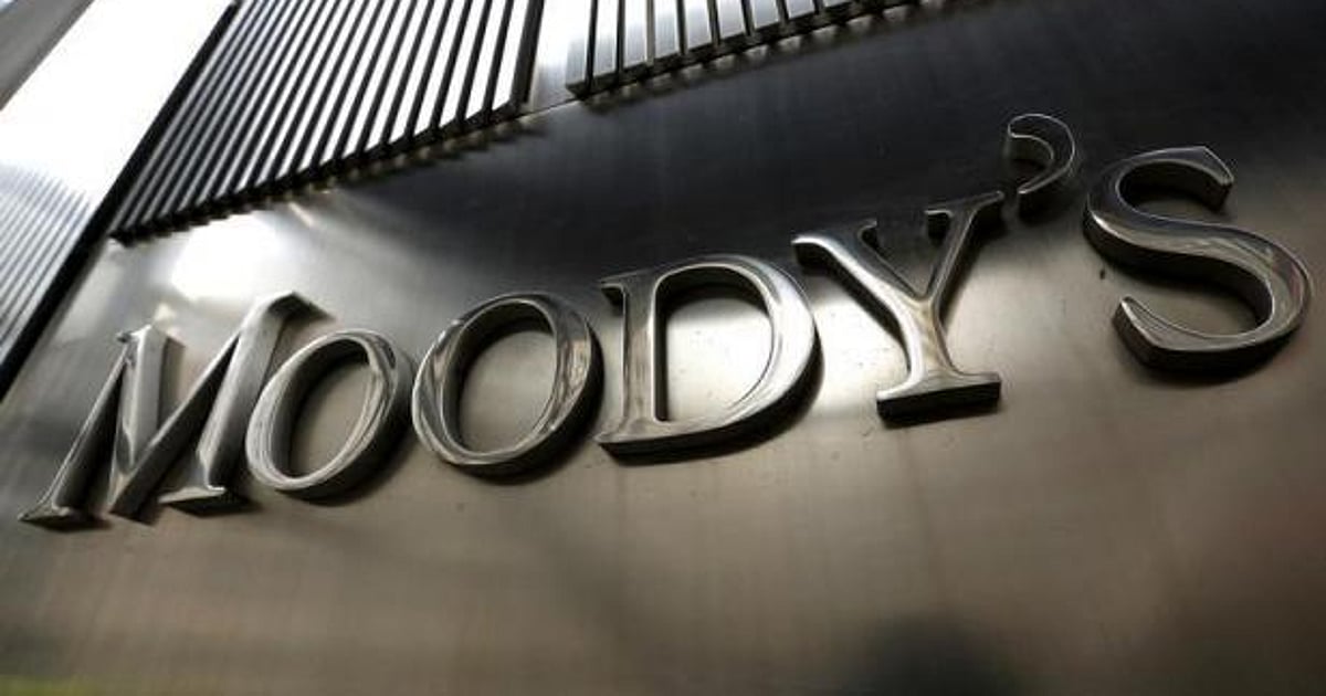Moody's restores Bangladesh credit rating outlook to stable from negative