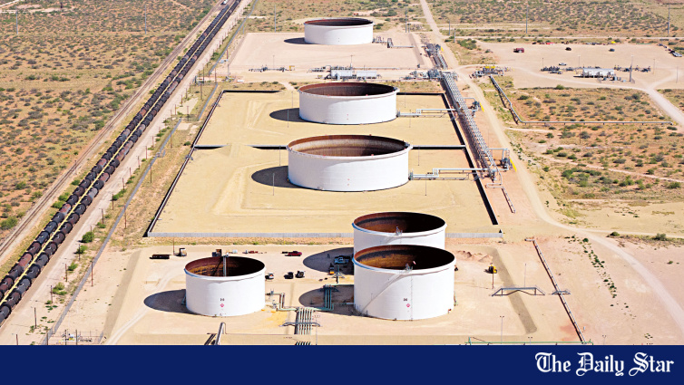 Oil Prices Fly Blind as Hormuz Enigma Deepens: Brent Crude Breaches $100