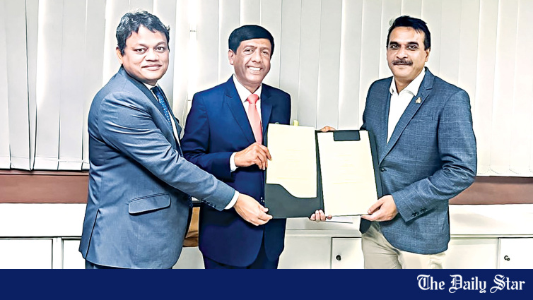 Southeast Bank MD Md Khalid Mahmood Khan and BB Sustainable Finance Dept Director AKM Nurunnabi sign green refinance scheme participation agreement at BB headquarters.