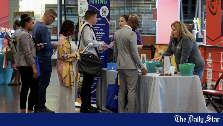 US Economy Loses 23,000 Jobs in July: Labor Market Weakness Poses Challenge for Trump, Fed